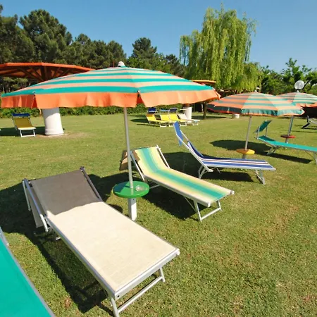 Locazione Turistica Borsetti.9 Holiday home *