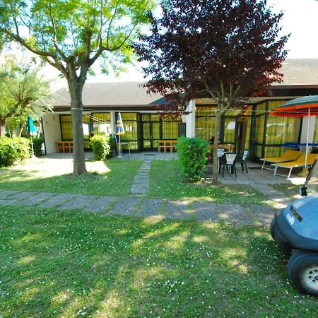 Holiday home Locazione Turistica Borsetti.9 *