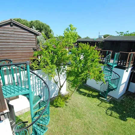 Locazione Turistica Borsetti.9 Holiday home *